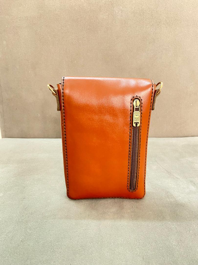 کیف دوشی چرمی مدل پاسپورتی