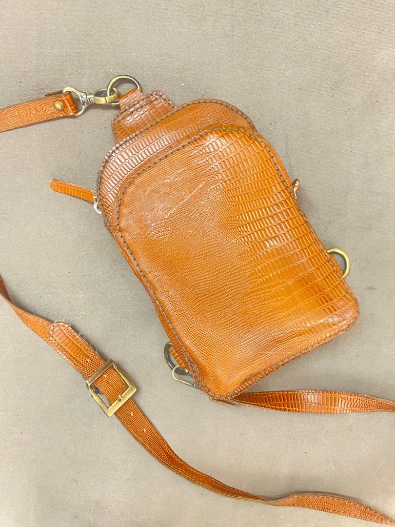  کیف بادی‌بگ چرم طبیعی مدل 561 