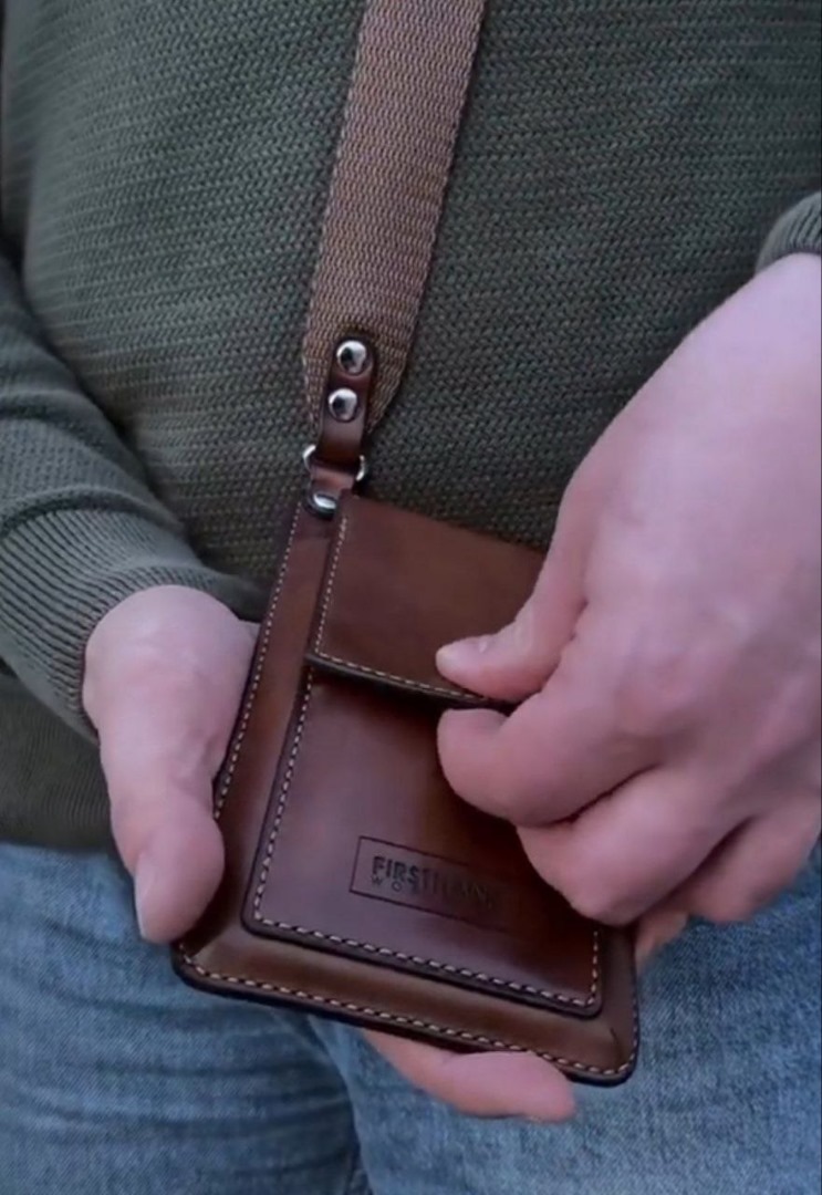 کیف پاسپورتی دوشی چرم طبیعی مدل A502