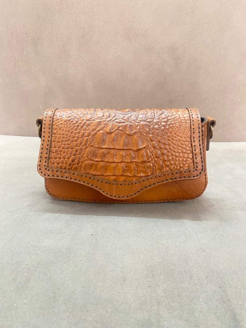  کیف دوشی زنانه چرم طبیعی مدل A502 