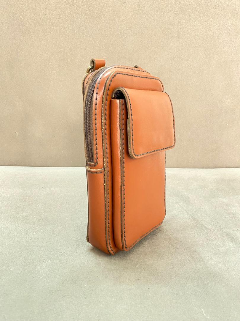  کیف چرمی مدل پاسپورتی کمری 