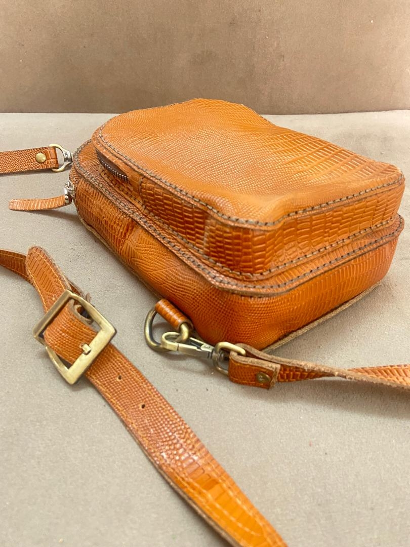  کیف بادی‌بگ چرم طبیعی مدل 561 